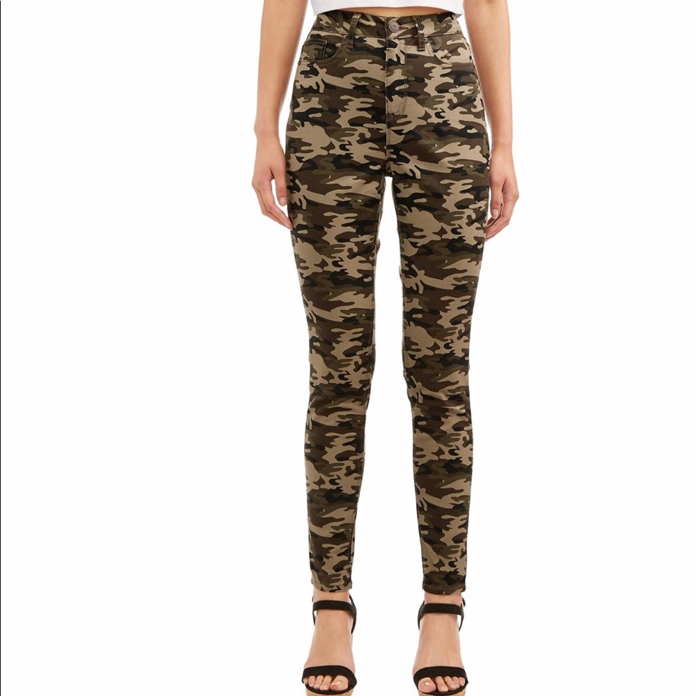 High rise juniors camouflage skinny jean